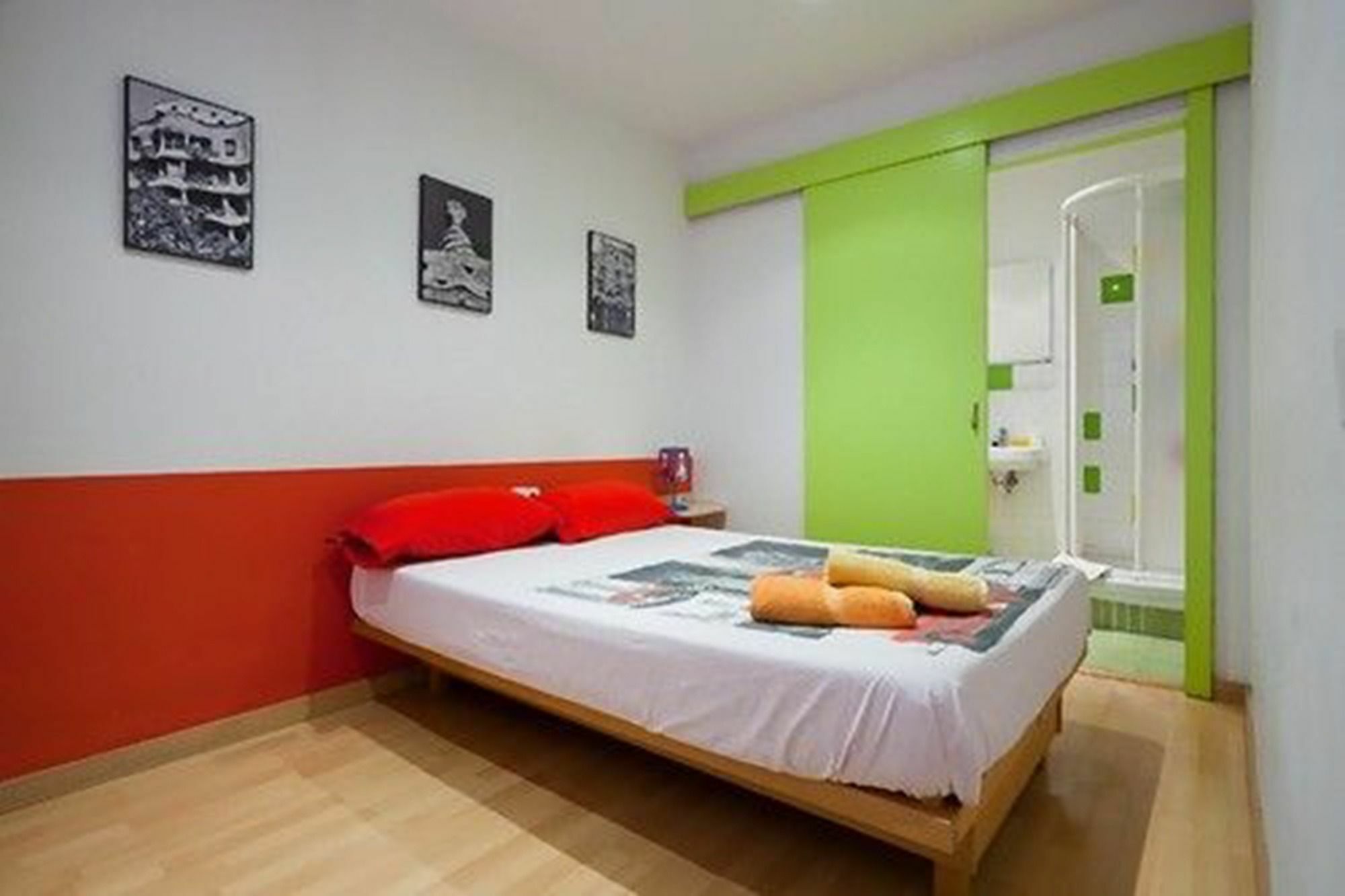 La Casa De Laura Nisia B&B Barcelona Exteriör bild